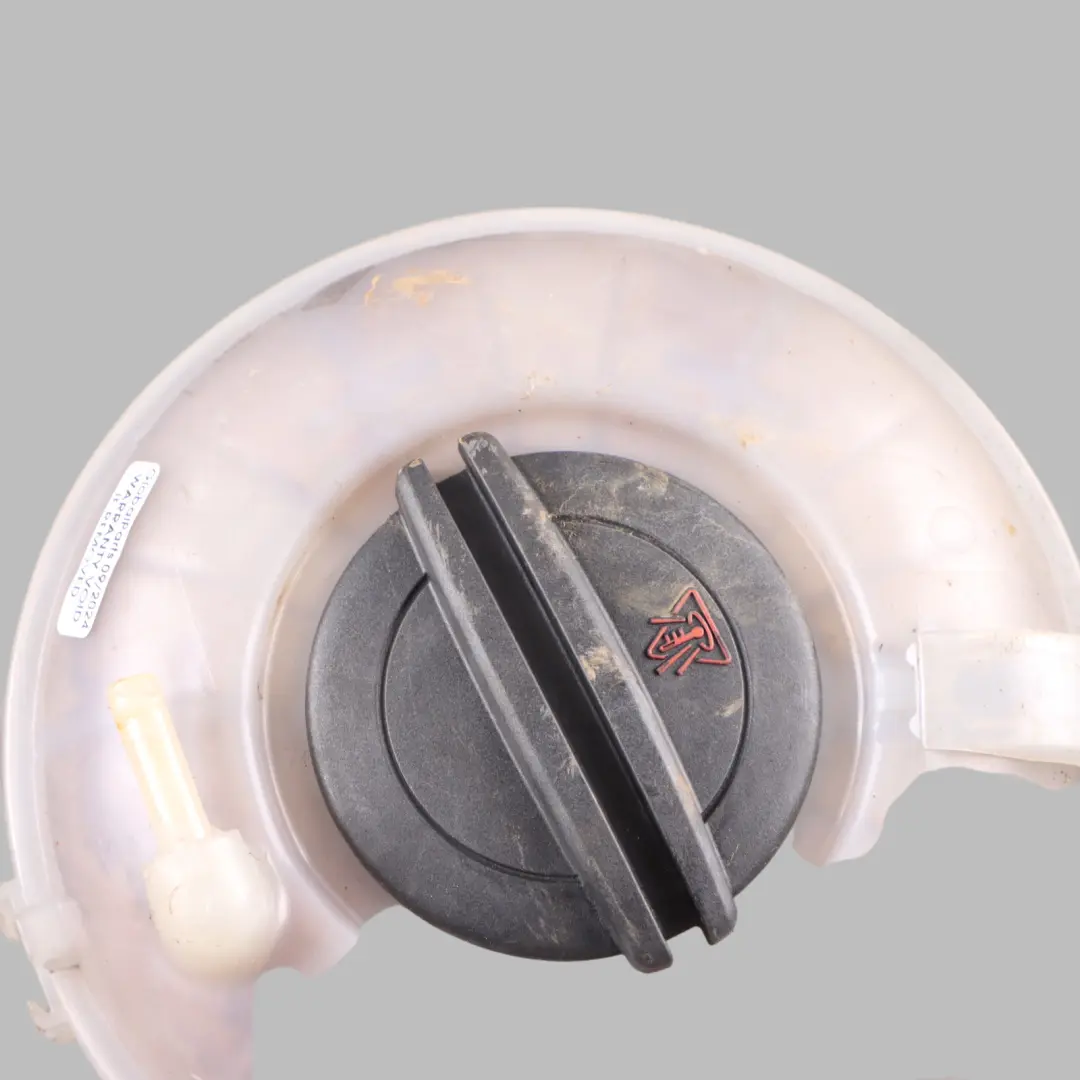 Réservoir d'expansion de liquide de refroidissement pour Audi A3 8V à propos du numéro de pièce 5Q0121407G Audi A3 8V Réservoir d'expansion de liquide de refroidissement - SKU 5Q0121407G - Numéro de pièce 5Q0121407G