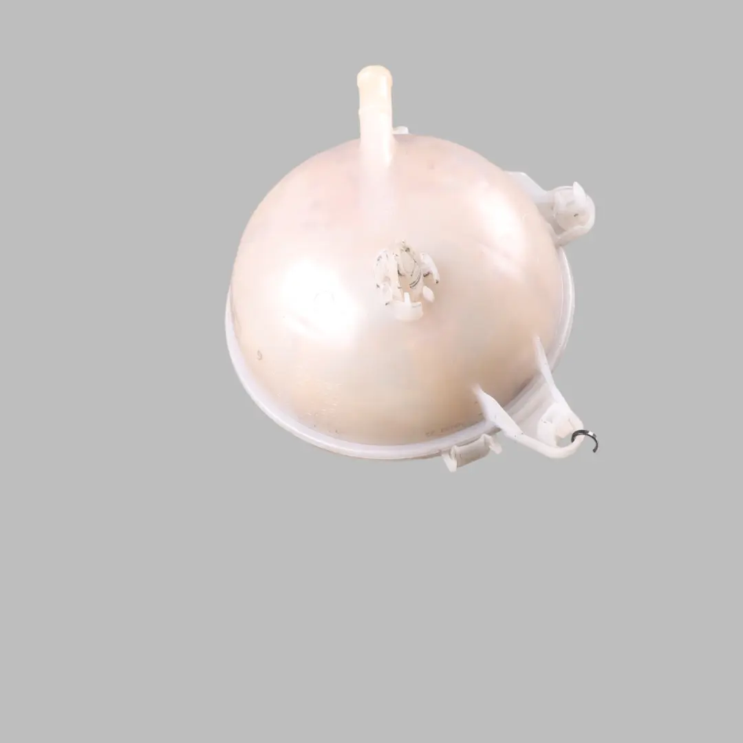 Tanque de Expansión Cabezal Depósito de Refrigerante para Audi A3 8V con número de pieza 5Q0121407G Audi A3 8V Tanque de Expansión Cabezal Depósito de Refrigerante - SKU 5Q0121407G - Número de pieza 5Q0121407G