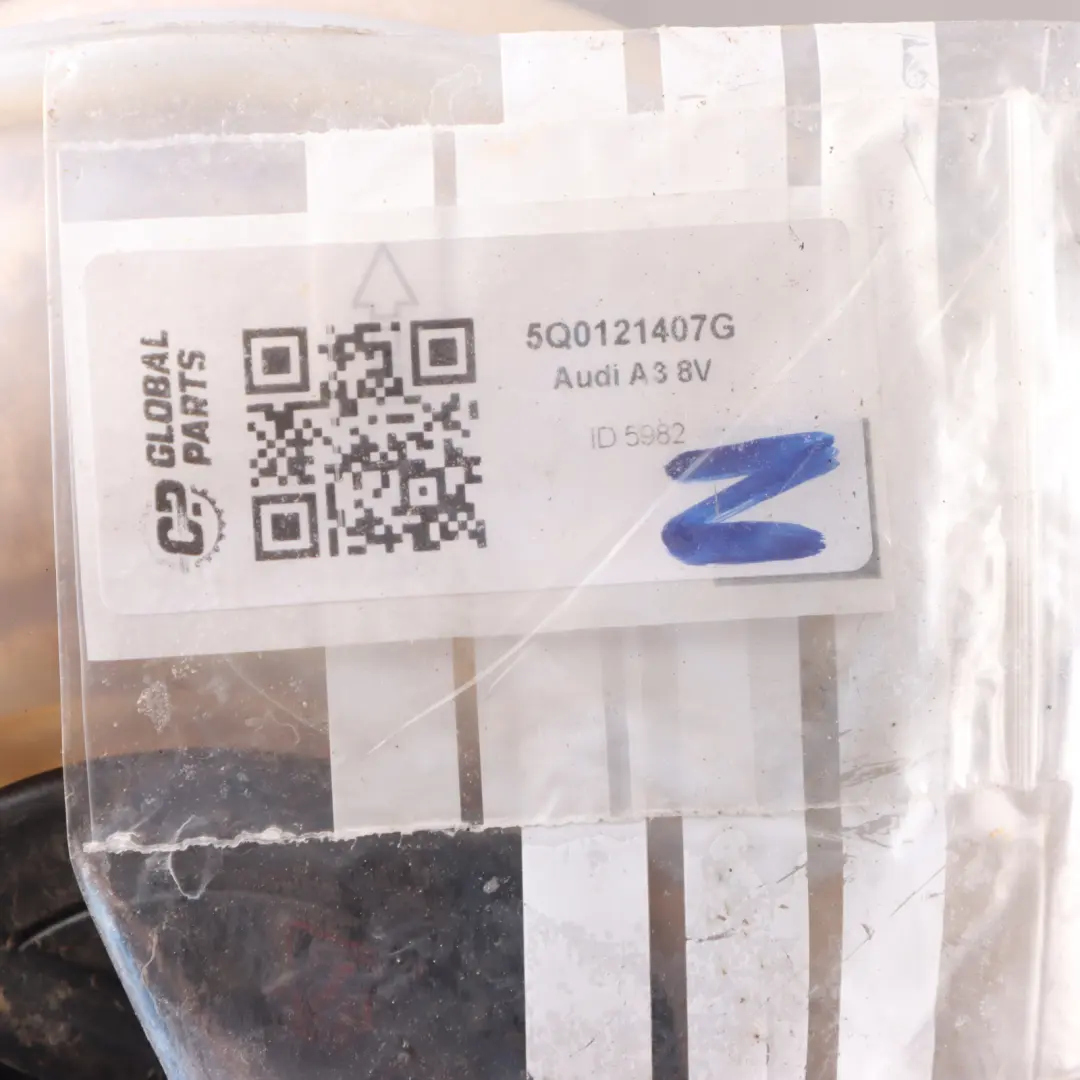 Ausdehnungsgefäß Kopfteil Kühlmittelreservoir Flasche für Audi A3 8V mit Teilenummer 5Q0121407G Audi A3 8V Ausdehnungsgefäß Kopfteil Kühlmittelreservoir Flasche - SKU 5Q0121407G - Teilenummer 5Q0121407G