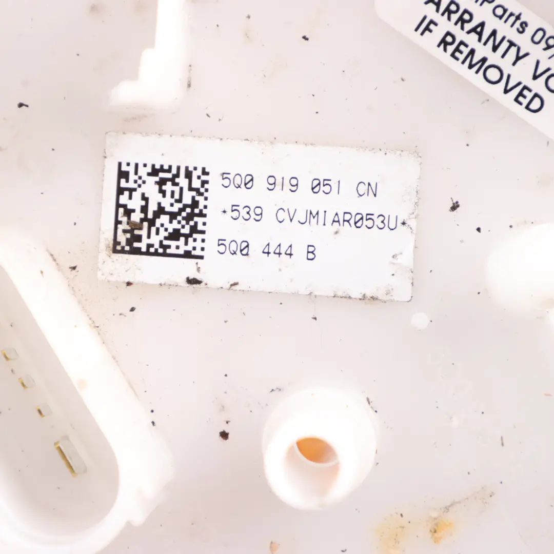 DFYA Petrol Fuel Level Sensor Pump Sender Unit 6R0919051 to VW Golf 8 1.5 eTSI with Part number 5Q0919051CN VW Golf 8 1.5 eTSI DFYA Petrol Fuel Level Sensor Pump Sender Unit 6R0919051 - SKU 5Q0919051CN - Part number 5Q0919051CN