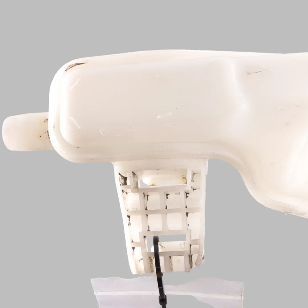 Windschutz Scheiben Waschanlage Behälter Flasche Tank für Audi A3 8V mit Teilenummer 5Q0955449AF Audi A3 8V Windschutz Scheiben Waschanlage Behälter Flasche Tank - SKU 5Q0955449AF - Teilenummer 5Q0955449AF