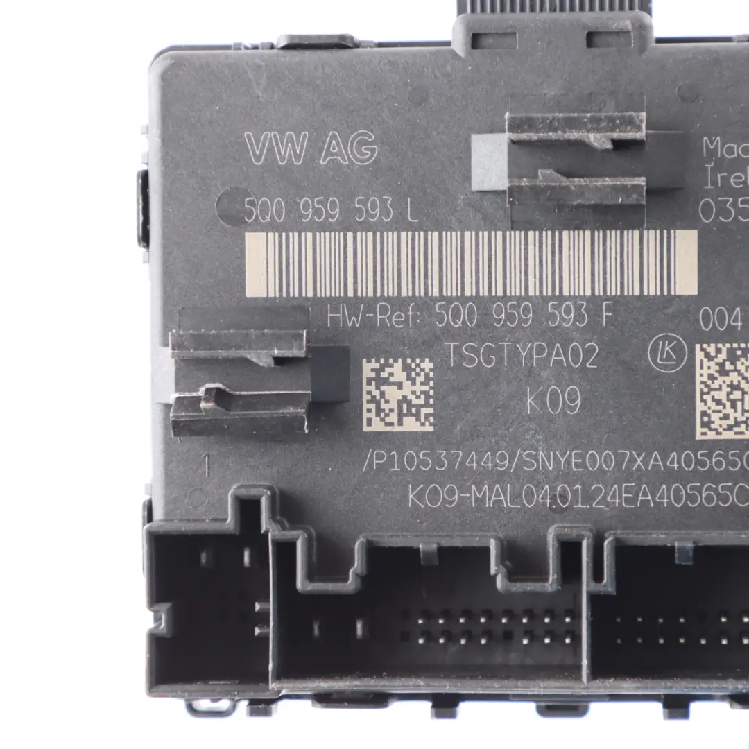 Front Door Right O/S Driver Side Module Control Unit ECU to VW Golf CD1 with Part number 5Q0959593L VW Golf CD1 Front Door Right O/S Driver Side Module Control Unit ECU - SKU 5Q0959593L - Part number 5Q0959593L