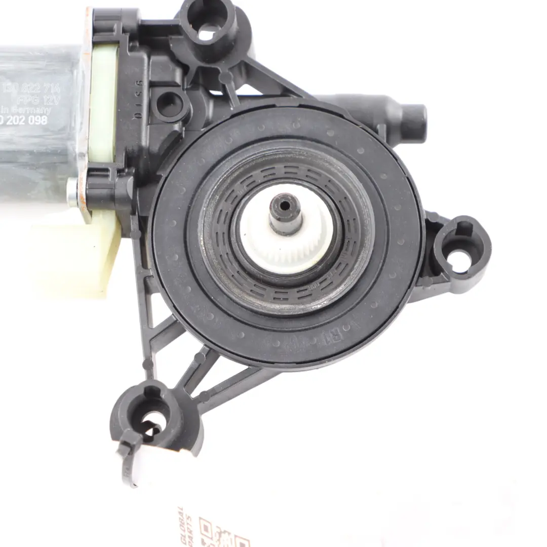 VW Golf CD1 Front Door Right O/S Window Lifter Regulator Motor - SKU 5Q0959802A - Part number 5Q0959802A
