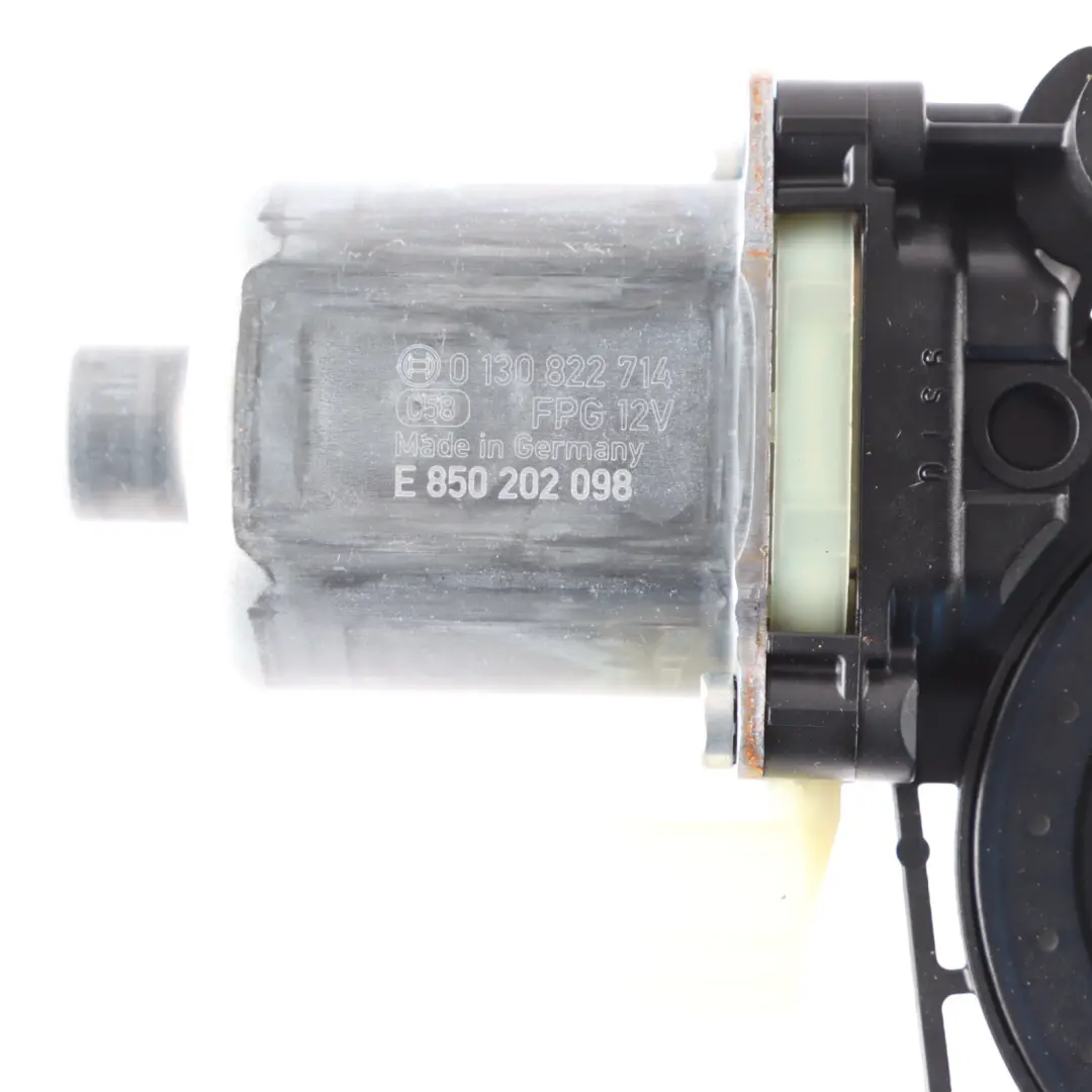VW Golf CD1 Front Door Right O/S Window Lifter Regulator Motor - SKU 5Q0959802A - Part number 5Q0959802A