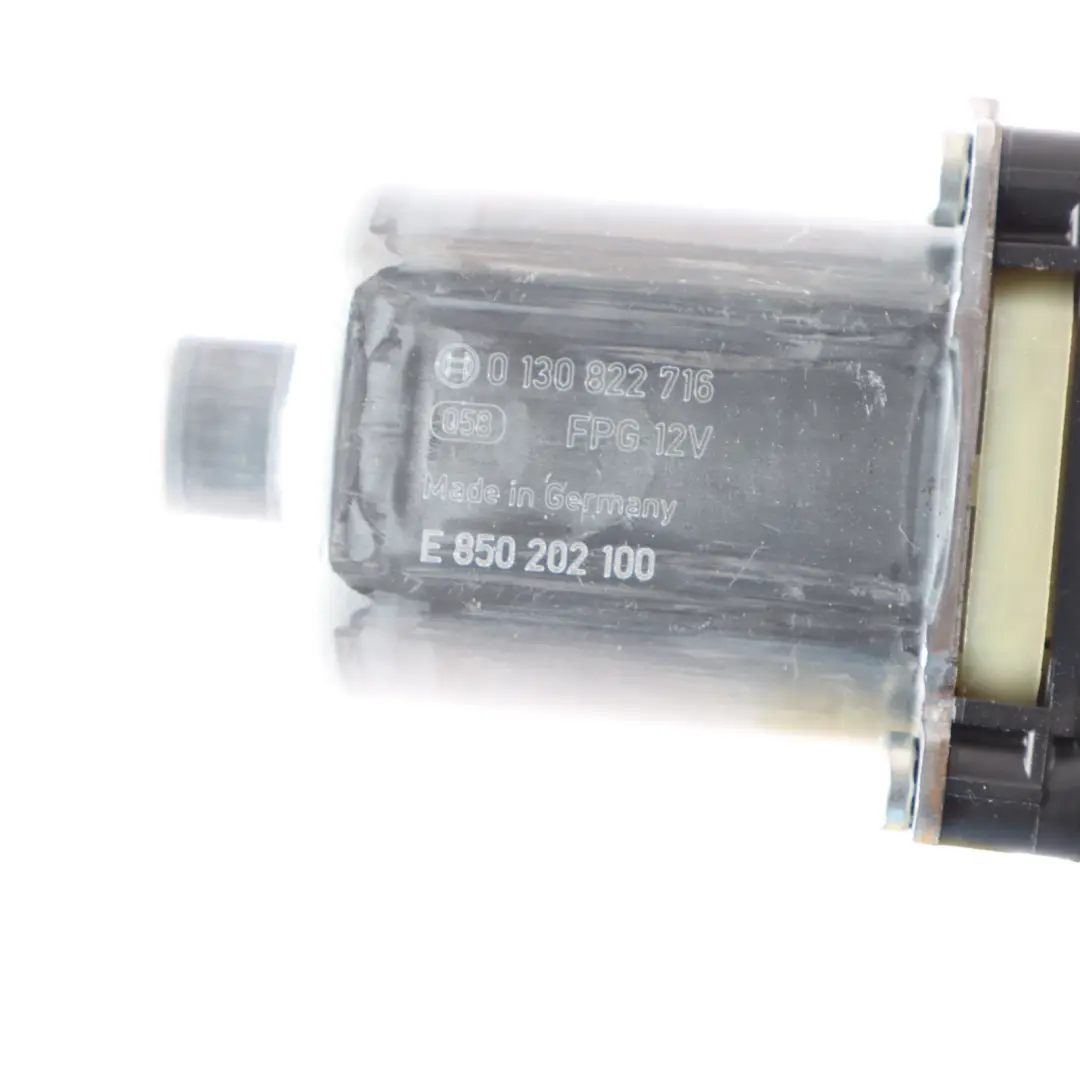 Moteur de vitre Audi A3 8V Seat Leon 5F Porte levage avant gauche pour à propos du numéro de pièce 5Q0959802B Moteur de vitre Audi A3 8V Seat Leon 5F Porte levage avant gauche - SKU 5Q0959802B - Numéro de pièce 5Q0959802B