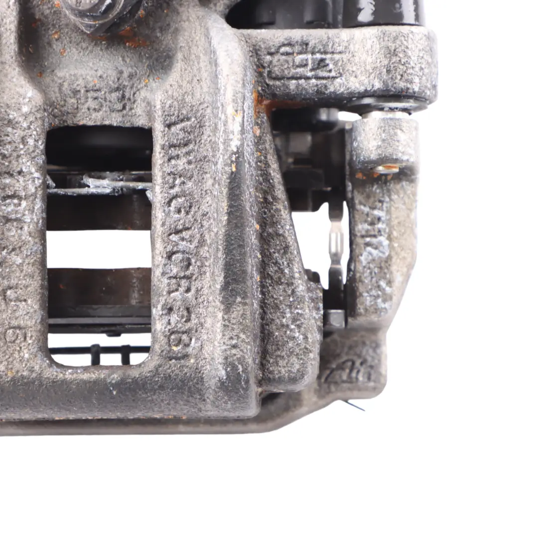 Boîtier d'étrier de frein arrière gauche pour Volkswagen Golf CD1 à propos du numéro de pièce 5WA615423 Volkswagen Golf CD1 Boîtier d'étrier de frein arrière gauche - SKU 5WA615423 - Numéro de pièce 5WA615423