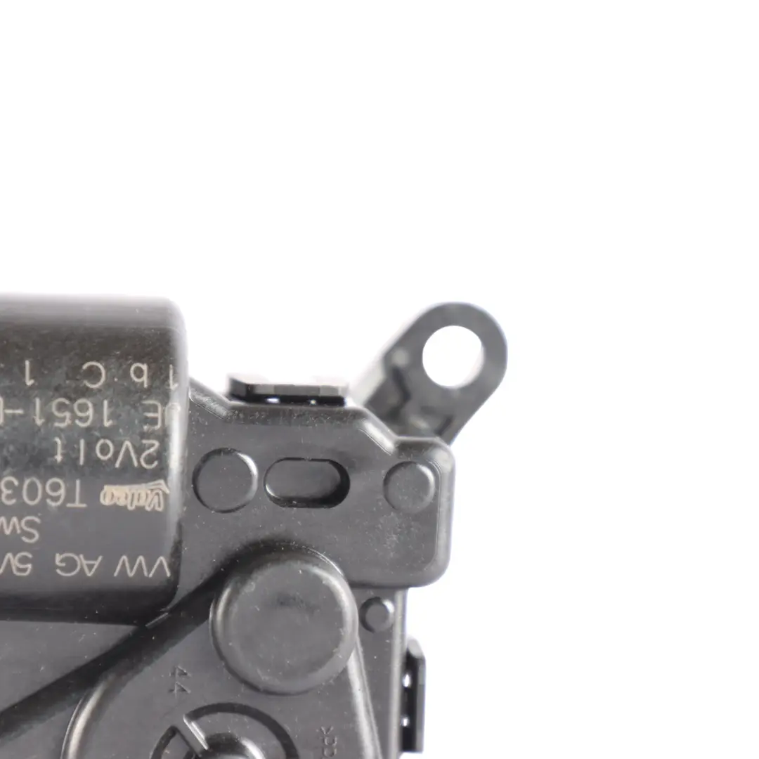 Attuatore riciclo riscaldatore sportello ventilazione per Volkswagen Golf CD1 con numero di parte 5WA907511B Volkswagen Golf CD1 Attuatore riciclo riscaldatore sportello ventilazione - SKU 5WA907511B - Numero di parte 5WA907511B