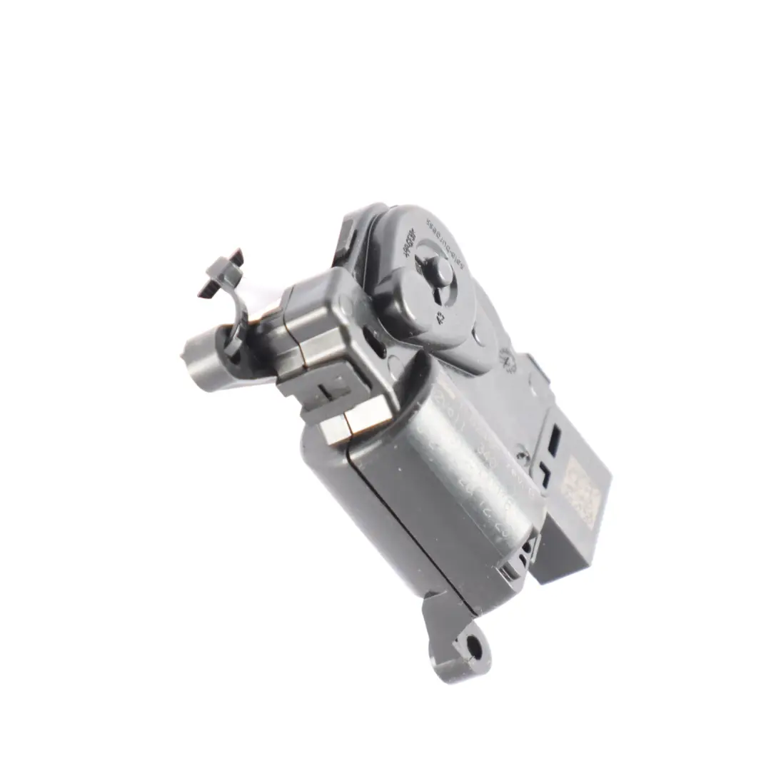 Vent Heater Actuator Flap Motor to Volkswagen Golf CD1 Air with Part number 5WA907511C Volkswagen Golf CD1 Air Vent Heater Actuator Flap Motor - SKU 5WA907511C - Part number 5WA907511C