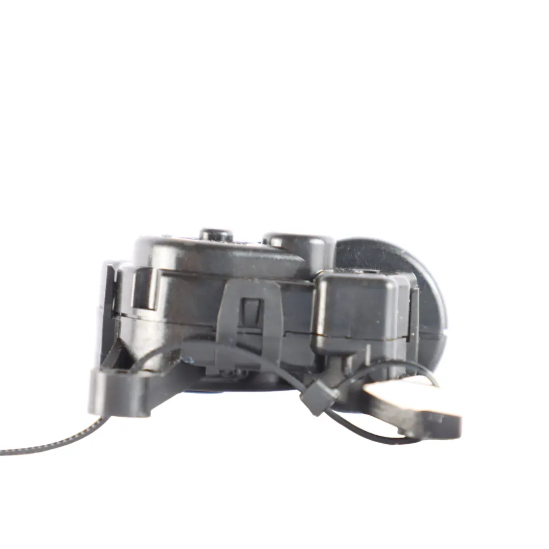 Vent Heater Actuator Flap Motor to Volkswagen Golf CD1 Air with Part number 5WA907511C Volkswagen Golf CD1 Air Vent Heater Actuator Flap Motor - SKU 5WA907511C - Part number 5WA907511C