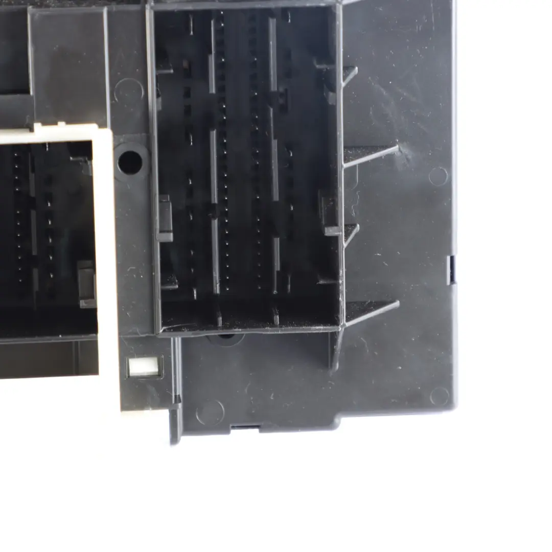 Module BCM Body Control Unit Module ECU 5WA937086BS to VW Volkswagen Golf CD1 with Part number 5WA937086BT VW Volkswagen Golf CD1 Module BCM Body Control Unit Module ECU 5WA937086BS - SKU 5WA937086BT - Part number 5WA937086BT