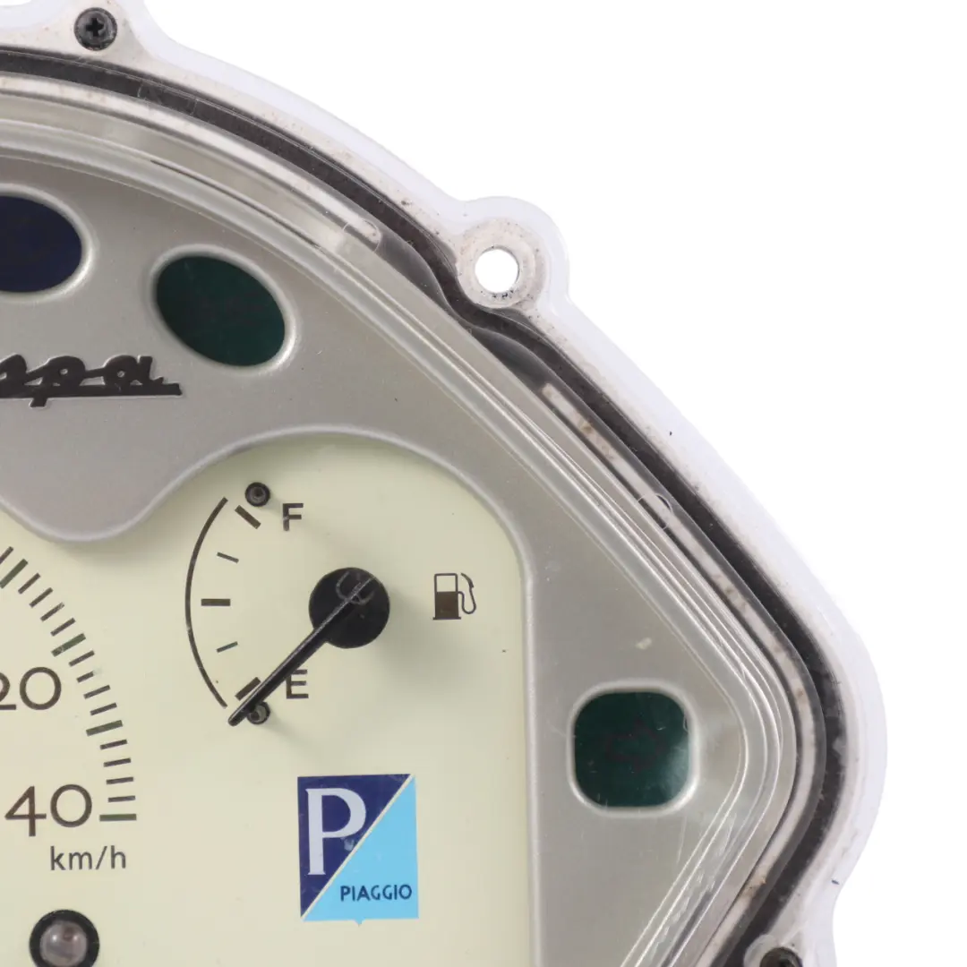 Piaggio 125 GTS Grupo de instrumentos Velocímetro Relojes para Vespa con número de pieza 640097 Vespa Piaggio 125 GTS Grupo de instrumentos Velocímetro Relojes - SKU 640097 - Número de pieza 640097