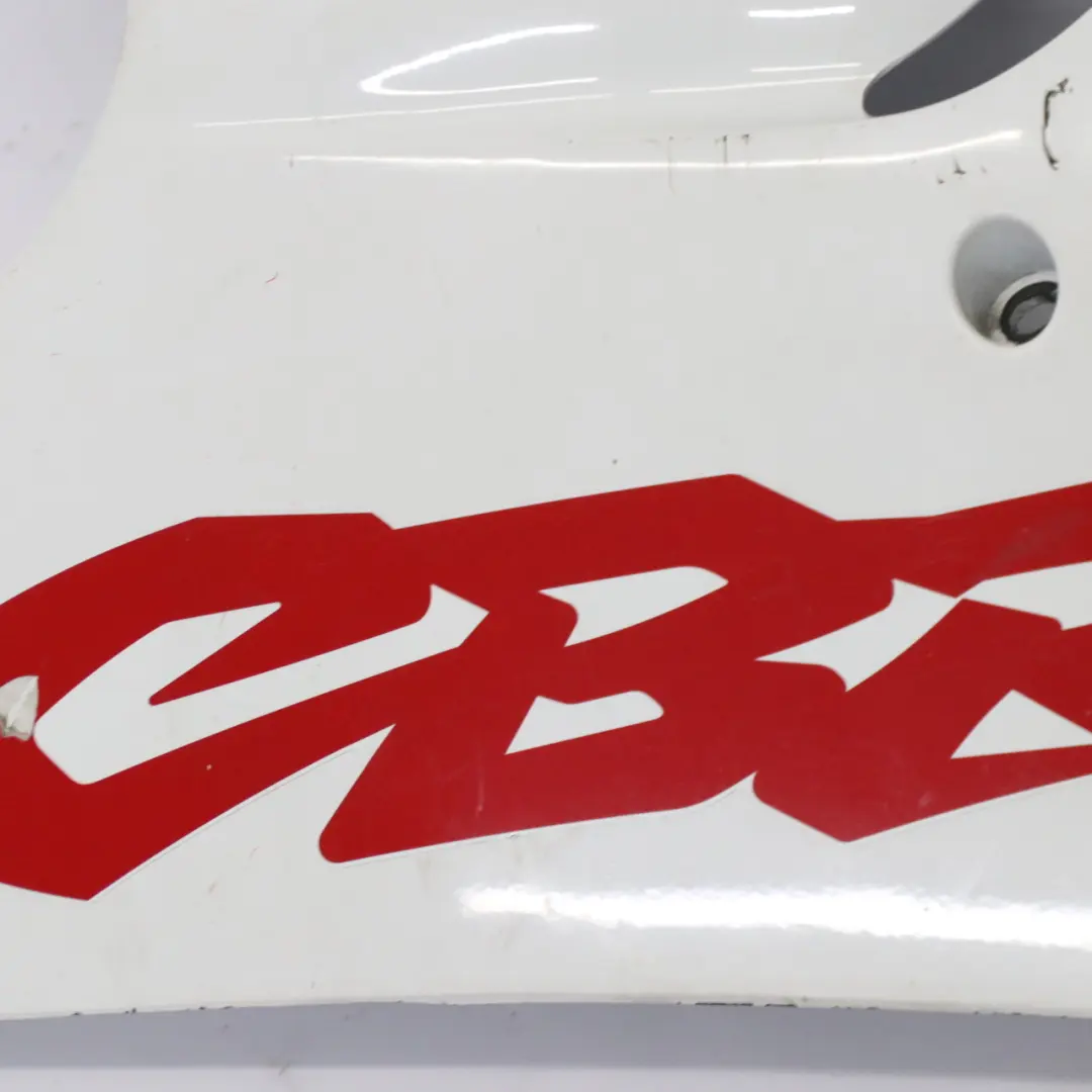 CBR600 CBR Carenatura Inferiore Anteriore Destra Coperchio per Honda con numero di parte 64300-MALA Honda CBR600 CBR Carenatura Inferiore Anteriore Destra Coperchio - SKU 64300-MALA - Numero di parte 64300-MALA