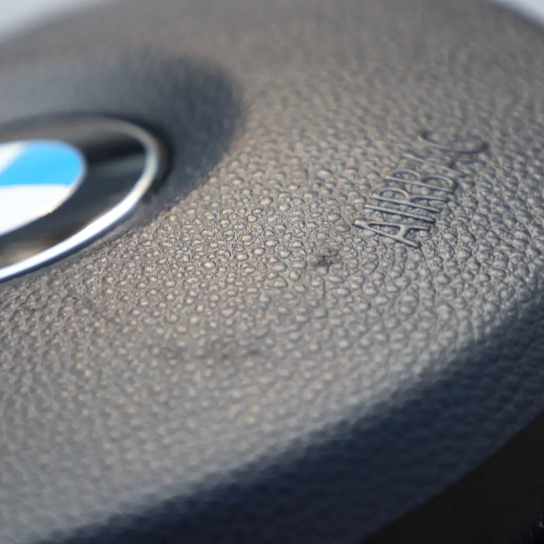 Poduszka Powietrzna Moduł Kierownicy do BMW E81 E87 E90 M Sport o numerze 6770516 BMW E81 E87 E90 M Sport Poduszka Powietrzna Moduł Kierownicy - SKU 6770516-1 - Numer Części 6770516