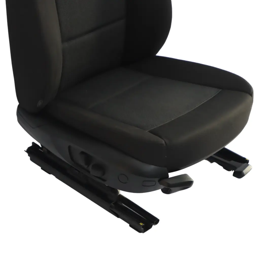 Fotel Prawy Przedni Materiał Fluid Linea Antracyt Czarny do BMW E92 Coupe o numerze 6979110 BMW E92 Coupe Fotel Prawy Przedni Materiał Fluid Linea Antracyt Czarny - SKU 6979110-2 - Numer Części 6979110