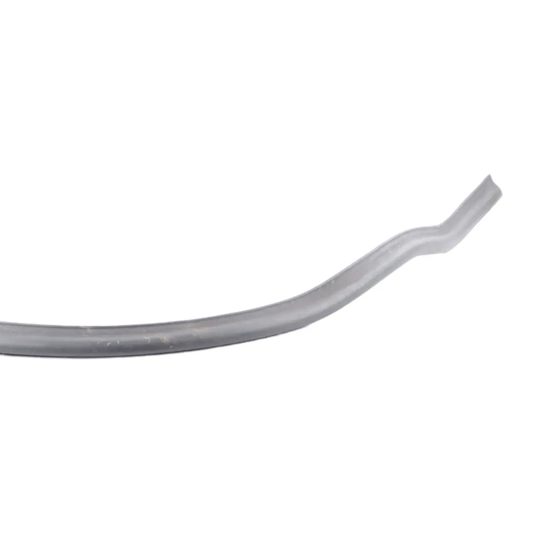 6J Uszczelka Maski Silnika Gumowa Uszczelka do Seat Ibiza o numerze 6J0823723A Seat Ibiza 6J Uszczelka Maski Silnika Gumowa Uszczelka - SKU 6J0823723A - Numer Części 6J0823723A