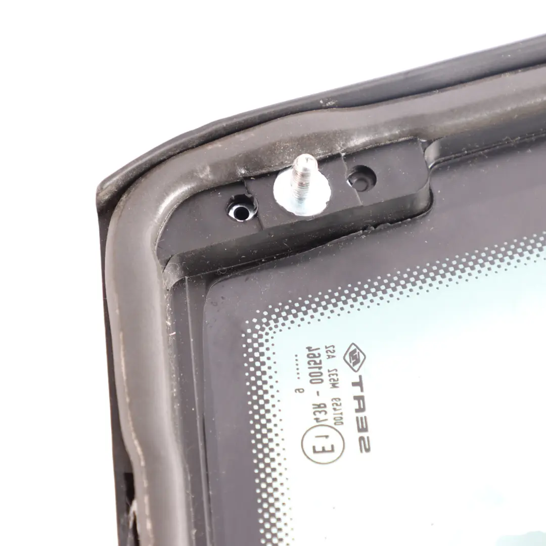 6J Cristal Ventana Delantera Fija Triangular Izquierda AS2 para Seat Ibiza con número de pieza 6J0845411B Seat Ibiza 6J Cristal Ventana Delantera Fija Triangular Izquierda AS2 - SKU 6J0845411B - Número de pieza 6J0845411B