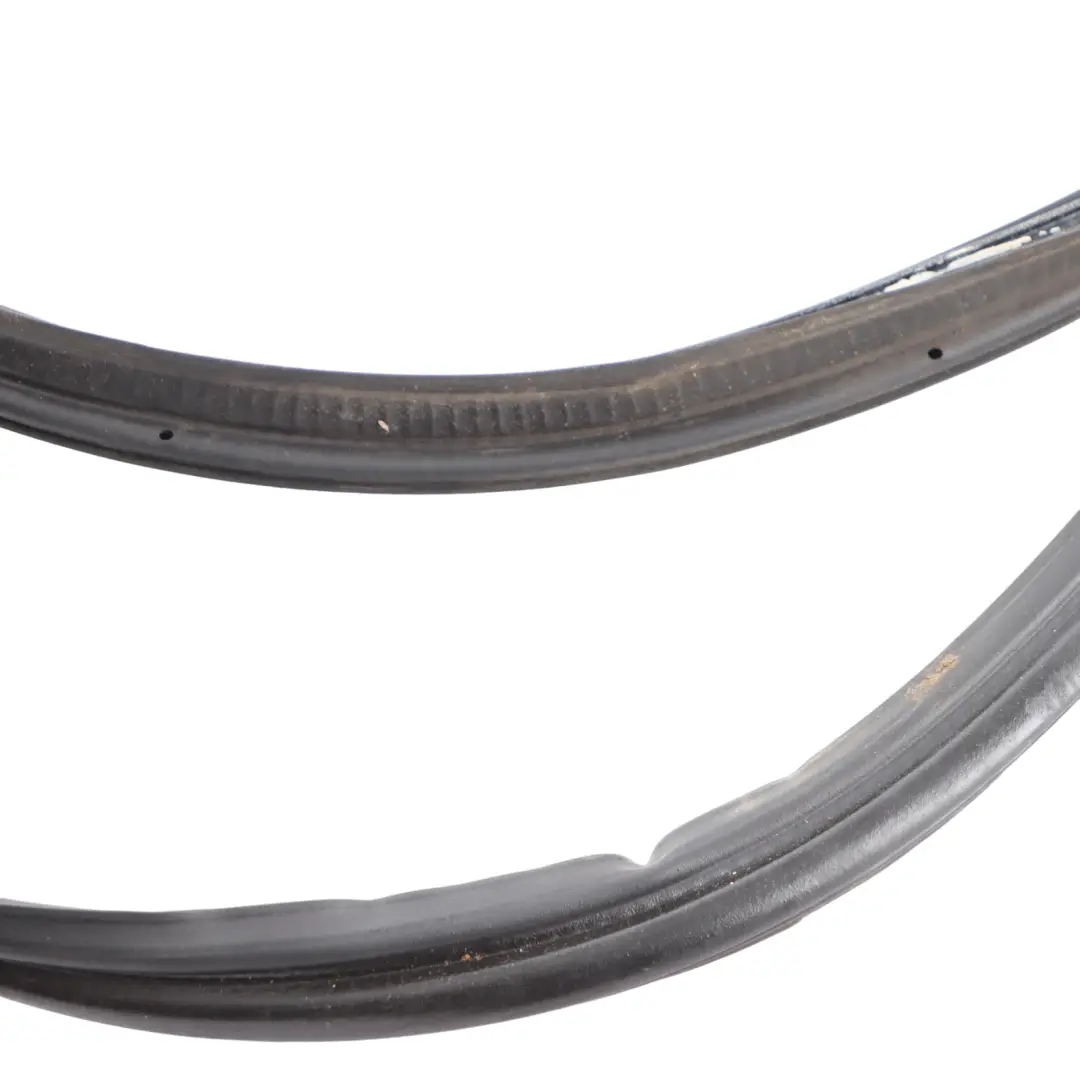 6J Portabagagli Portellone Posteriore Guarnizione In Gomma per Seat Ibiza con numero di parte 6J4827705E Seat Ibiza 6J Portabagagli Portellone Posteriore Guarnizione In Gomma - SKU 6J4827705E - Numero di parte 6J4827705E