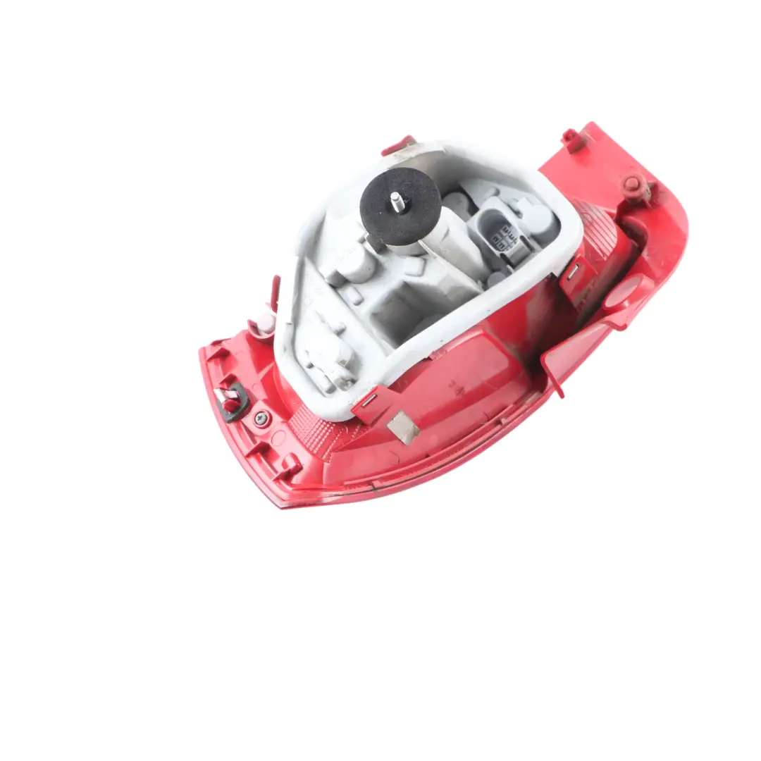 6J Copertura Fanale Posteriore Sinistro per Seat Ibiza con numero di parte 6J4945095H Seat Ibiza 6J Copertura Fanale Posteriore Sinistro - SKU 6J4945095H - Numero di parte 6J4945095H