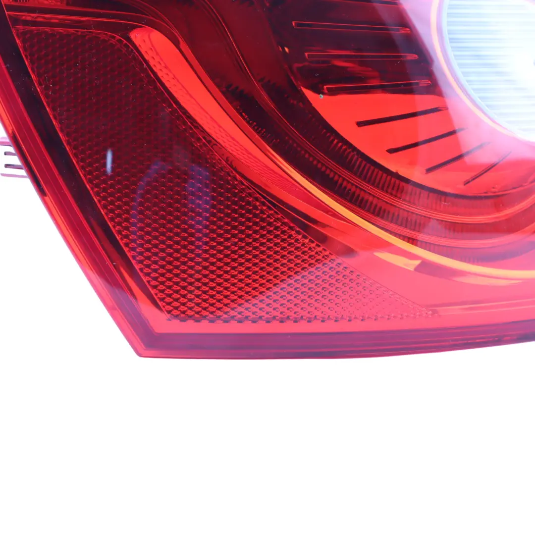 6J Lampa Lewy Tył do Seat Ibiza o numerze 6J4945095H Seat Ibiza 6J Lampa Lewy Tył - SKU 6J4945095H - Numer Części 6J4945095H