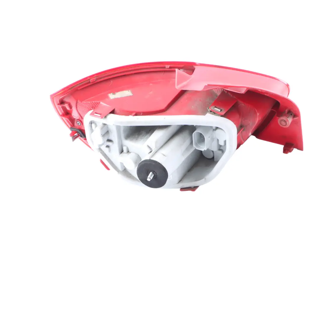 6J Rücklicht Lampe Trim Abdeckung Rechts für Seat Ibiza mit Teilenummer 6J4945096H Seat Ibiza 6J Rücklicht Lampe Trim Abdeckung Rechts - SKU 6J4945096H - Teilenummer 6J4945096H