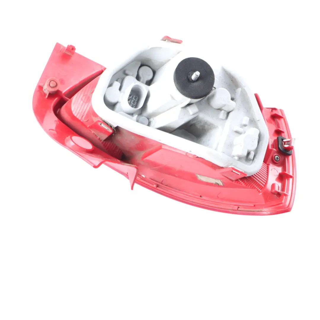 6J Cache De Feu Arrière Droit pour Seat Ibiza à propos du numéro de pièce 6J4945096H Seat Ibiza 6J Cache De Feu Arrière Droit - SKU 6J4945096H - Numéro de pièce 6J4945096H