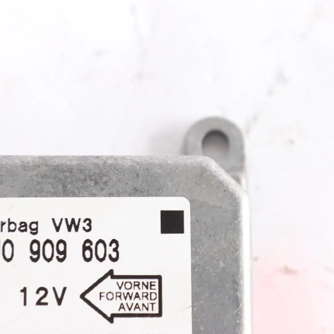 6N Air Safety Bag Control Unit Module 1J0909603 to VW Volkswagen Polo with Part number 6N0909603T VW Volkswagen Polo 6N Air Safety Bag Control Unit Module 1J0909603 - SKU 6N0909603T - Part number 6N0909603T