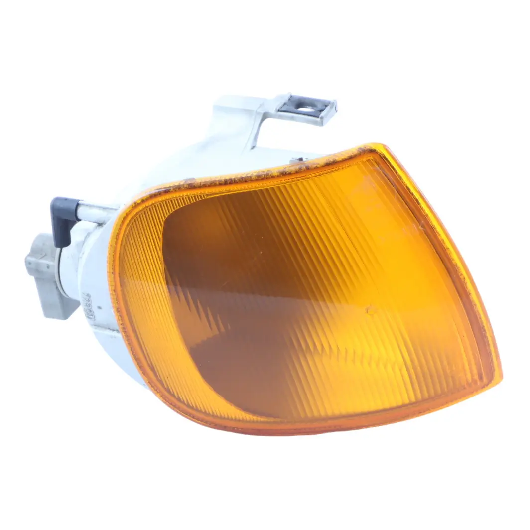 6N Front Turn Indicator Right O/S Lamp Light Repeater to Volkswagen Polo with Part number 6N0953050B Volkswagen Polo 6N Front Turn Indicator Right O/S Lamp Light Repeater - SKU 6N0953050B - Part number 6N0953050B