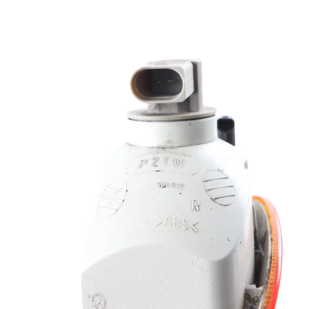 Volkswagen Polo 6N Front Turn Indicator Right O/S Lamp Light Repeater - SKU 6N0953050B - Part number 6N0953050B