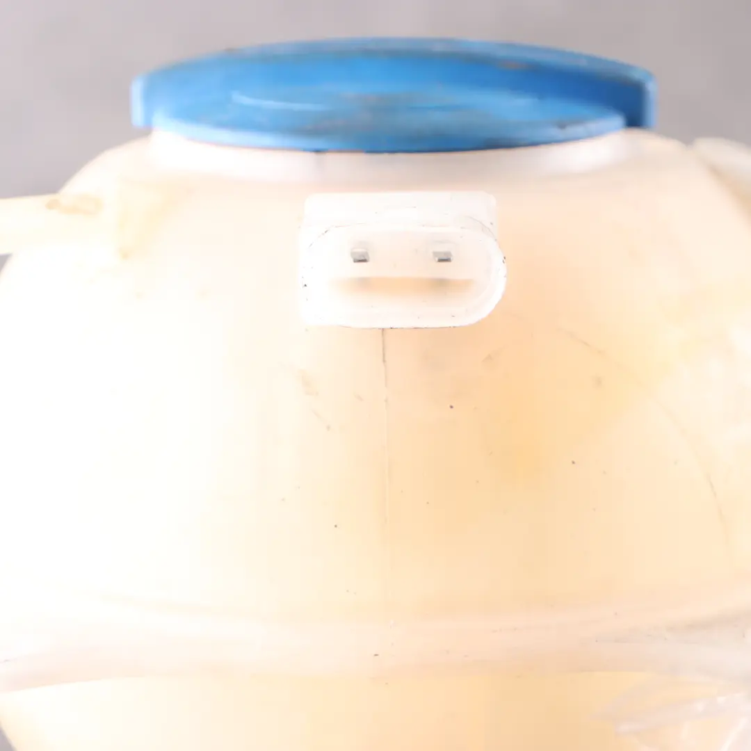 Coolant Reservoir Expansion Tank Fluid Bottle to VW Volkswagen Polo 6R with Part number 6Q0121407B VW Volkswagen Polo 6R Coolant Reservoir Expansion Tank Fluid Bottle - SKU 6Q0121407B - Part number 6Q0121407B