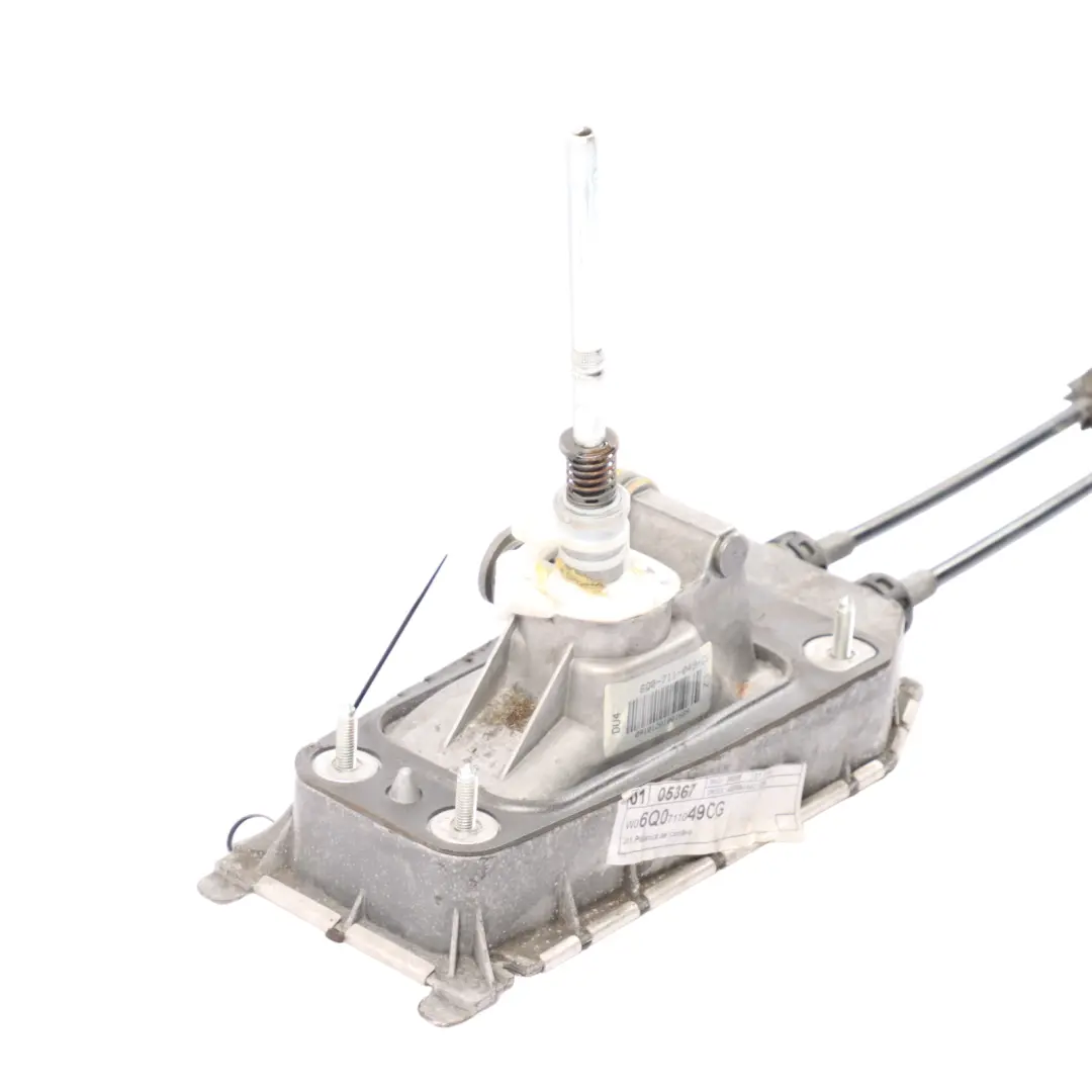 6J Lewarek Dźwignia Zmiany Biegów 5 Biegowa Manual do Seat Ibiza o numerze 6Q0711049CG Seat Ibiza 6J Lewarek Dźwignia Zmiany Biegów 5 Biegowa Manual - SKU 6Q0711049CG - Numer Części 6Q0711049CG