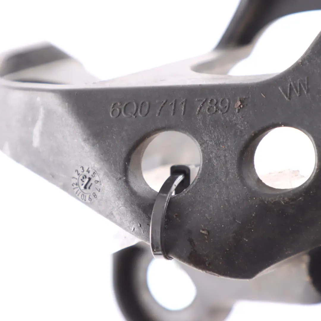 Mk5 6R Halterung für das Gestänge des Schaltgetriebes für Volkswagen Polo mit Teilenummer 6Q0711789F Volkswagen Polo Mk5 6R Halterung für das Gestänge des Schaltgetriebes - SKU 6Q0711789F - Teilenummer 6Q0711789F