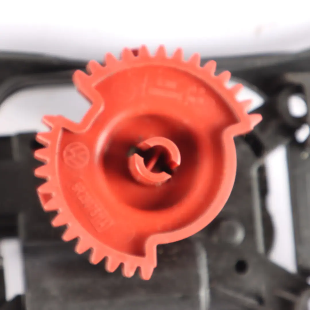 6J Climate Control Heater Flap Motor Bracket to VW Polo 6R Seat Ibiza with Part number 6Q2819379B VW Polo 6R Seat Ibiza 6J Climate Control Heater Flap Motor Bracket - SKU 6Q2819379B - Part number 6Q2819379B