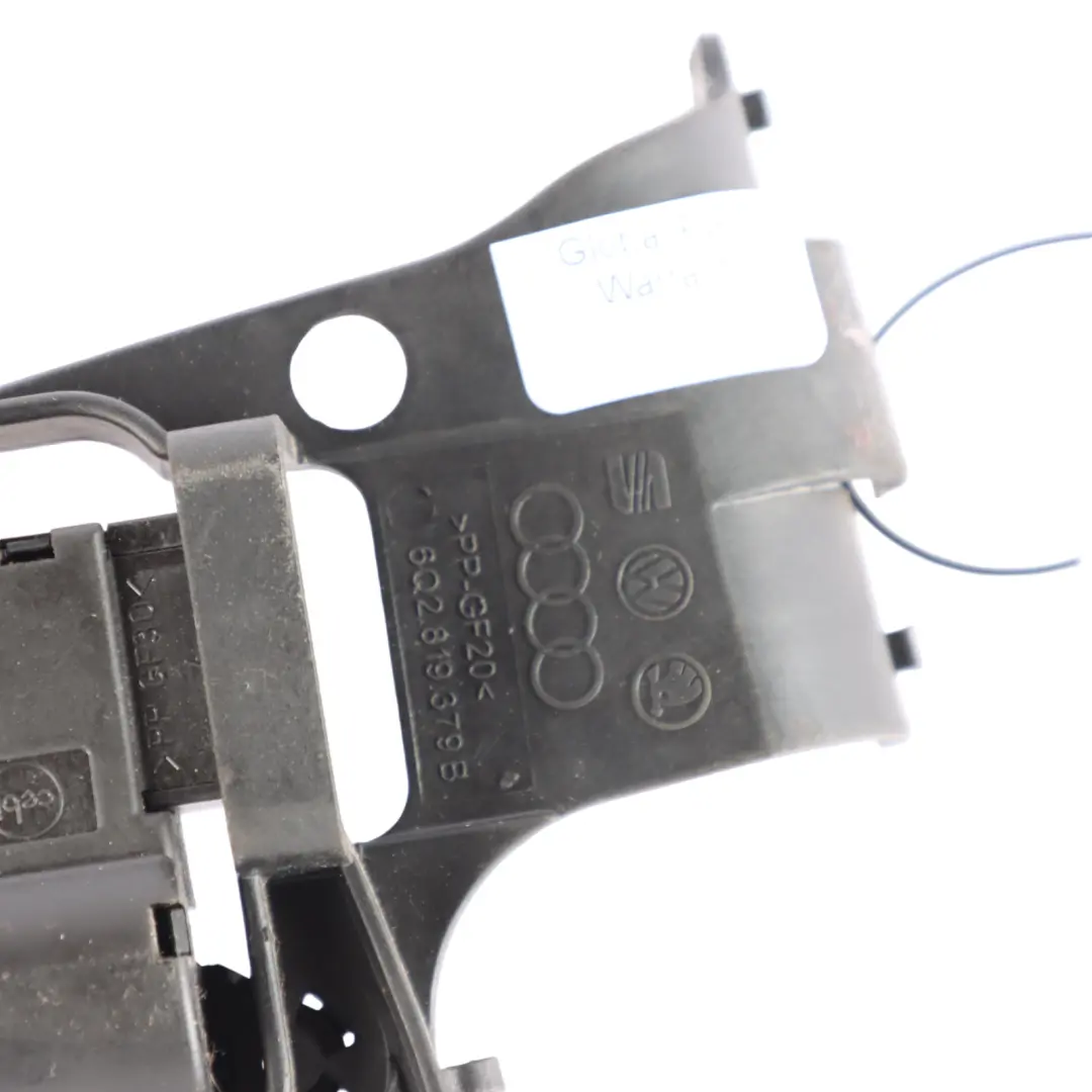 6J Climate Control Heater Flap Motor Bracket to VW Polo 6R Seat Ibiza with Part number 6Q2819379B VW Polo 6R Seat Ibiza 6J Climate Control Heater Flap Motor Bracket - SKU 6Q2819379B - Part number 6Q2819379B