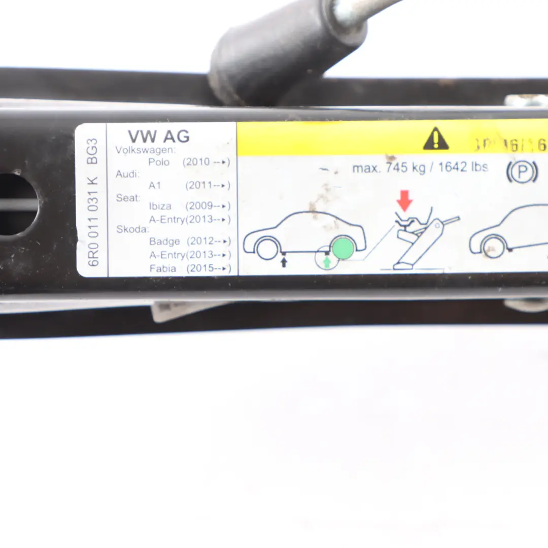 Gato Elevador De Emergencia 6R0011031H para VW Volkswagen Polo 6R con número de pieza 6R0011031K VW Volkswagen Polo 6R Gato Elevador De Emergencia 6R0011031H - SKU 6R0011031K - Número de pieza 6R0011031K