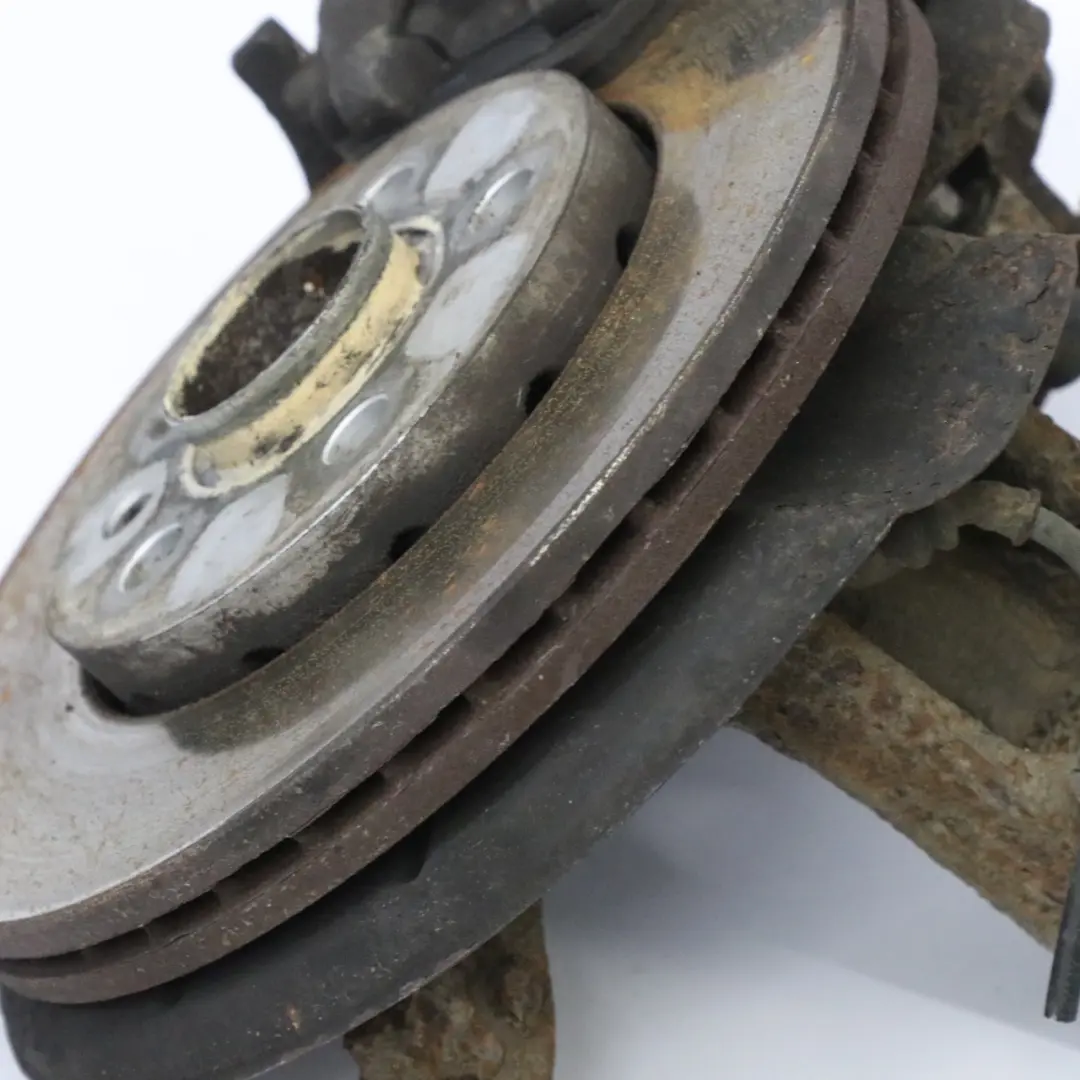 VW Polo 6R 1.4 Suspension jambe avant gauche porte-roue moyeu étrier - SKU 6R0413031C - Numéro de pièce 6R0413031C