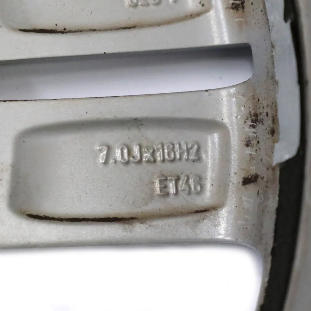 Mk5 6R Silberne Leichtmetallfelge 16" ET:46 7J 6R0601025T für Volkswagen Polo mit Teilenummer 6R0601025T-1 Volkswagen Polo Mk5 6R Silberne Leichtmetallfelge 16" ET:46 7J 6R0601025T - SKU 6R0601025T-1 - Teilenummer 6R0601025T-1