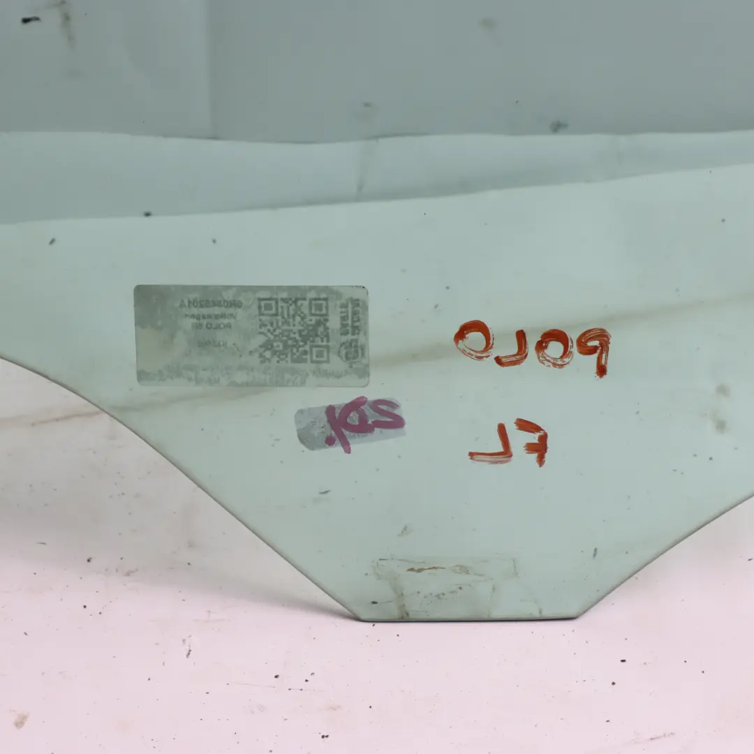 Vetro Porta Anteriore Sinistra AS2 Verde per Volkswagen Polo 6R 5 Porte con numero di parte 6R0845201A Volkswagen Polo 6R 5 Porte Vetro Porta Anteriore Sinistra AS2 Verde - SKU 6R0845201A - Numero di parte 6R0845201A