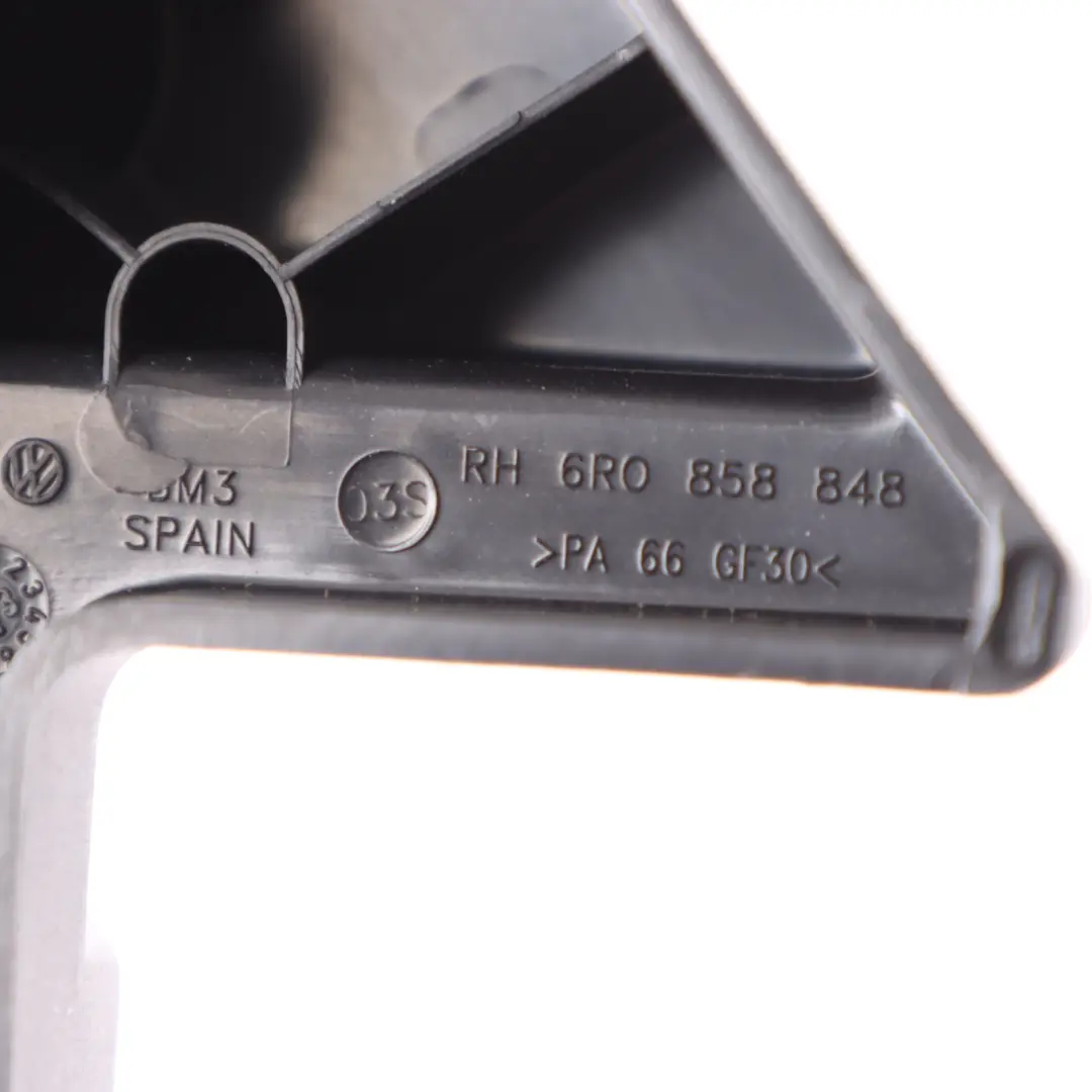 Estante Almacenamiento Paquetes Trasero Montaje Derecho para VW Polo 6R con número de pieza 6R0858848 VW Polo 6R Estante Almacenamiento Paquetes Trasero Montaje Derecho - SKU 6R0858848 - Número de pieza 6R0858848