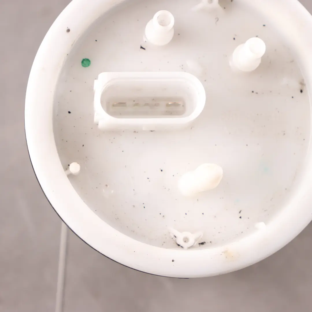 Pump VW Volkswagen Polo 6R Petrol Fuel Tank Pump Sender Unit to Fuel with Part number 6R0919051M Fuel Pump VW Volkswagen Polo 6R Petrol Fuel Tank Pump Sender Unit - SKU 6R0919051M - Part number 6R0919051M