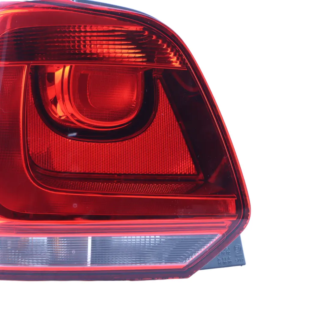 Mk5 Feu Arrière De Couvercle De Coffre Gauche pour Volkswagen Polo à propos du numéro de pièce 6R0945095AC Volkswagen Polo Mk5 Feu Arrière De Couvercle De Coffre Gauche - SKU 6R0945095AC - Numéro de pièce 6R0945095AC