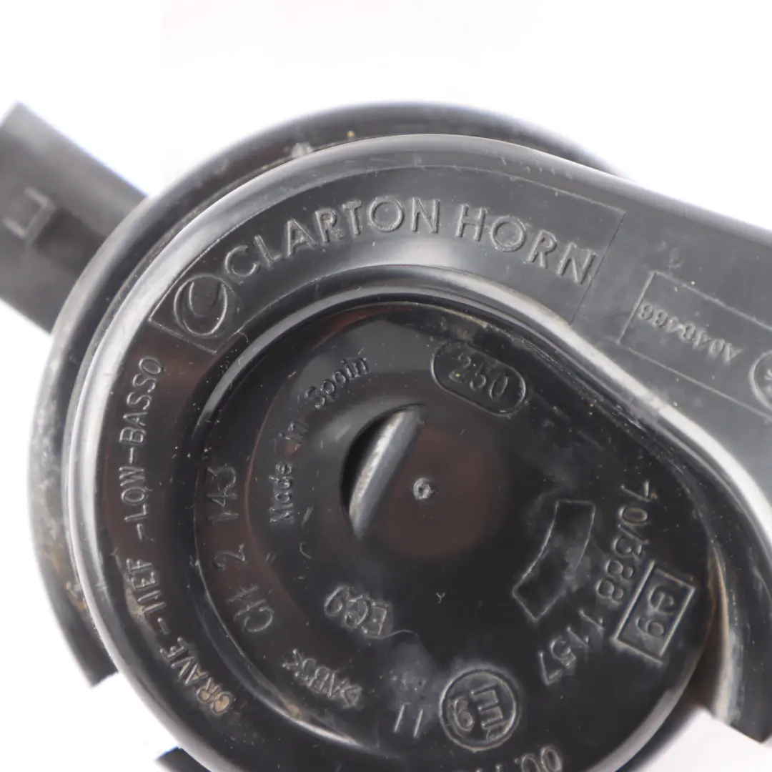 Sygnał Dźwiękowy Klakson do VW Volkswagen Polo 6R o numerze 6R0951221A VW Volkswagen Polo 6R Sygnał Dźwiękowy Klakson - SKU 6R0951221A - Numer Części 6R0951221A