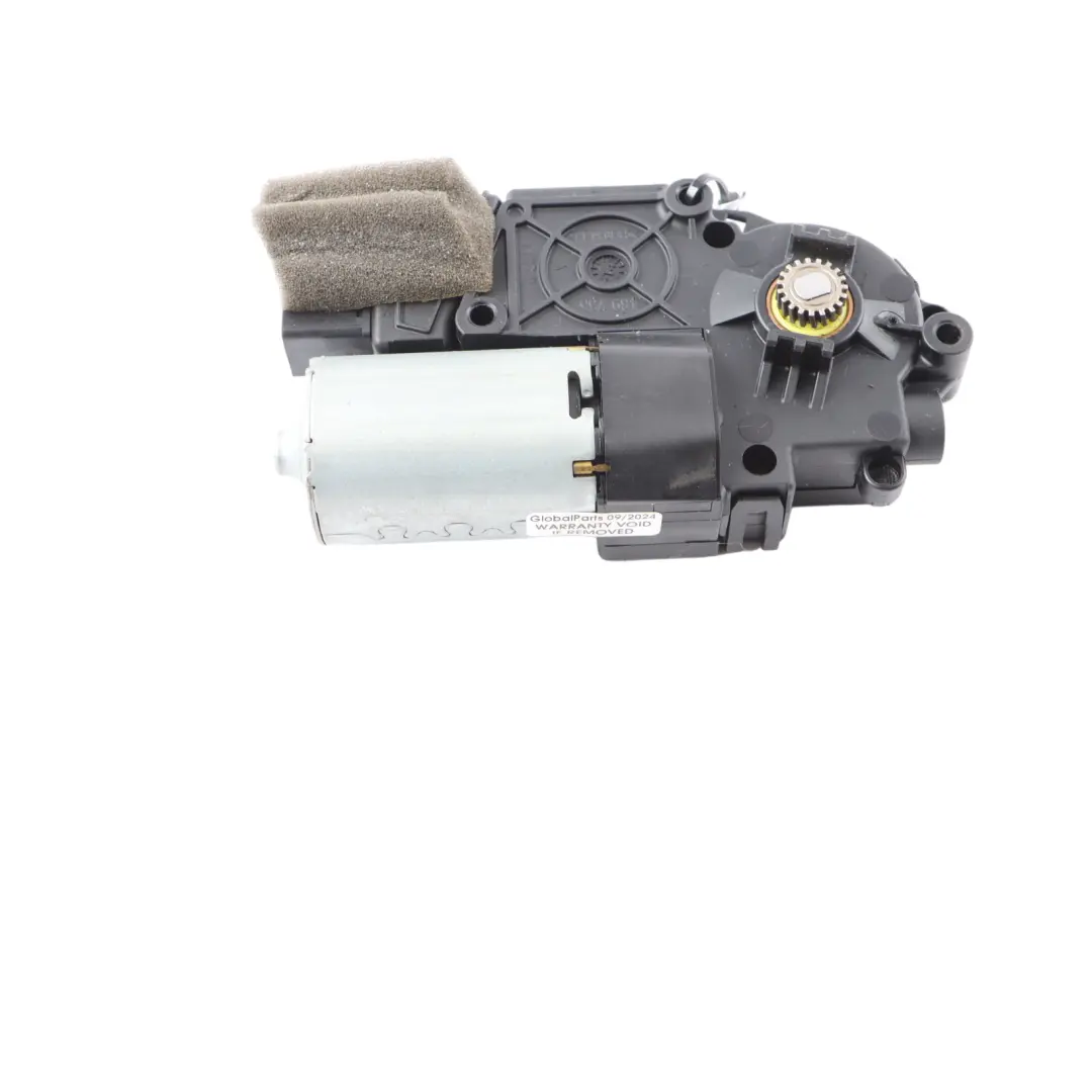 6J Volkswagen Scirocco Passat Sunroof Panoramic Motor Drive to Seat Ibiza with Part number 6R0959591 Seat Ibiza 6J Volkswagen Scirocco Passat Sunroof Panoramic Motor Drive - SKU 6R0959591 - Part number 6R0959591