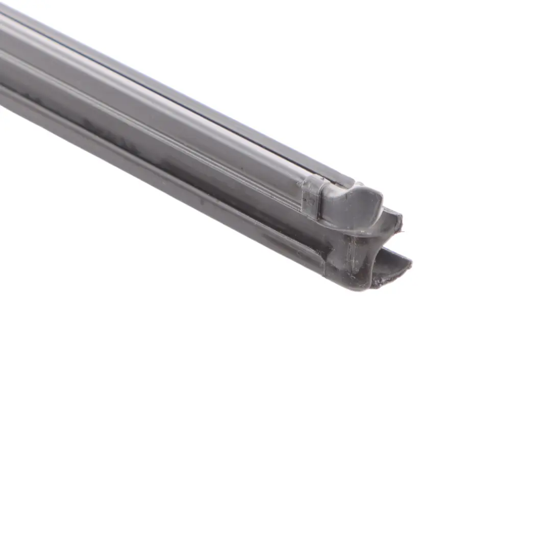 Joint vitre Volkswagen Polo 6R Porte Avant Gauche pour à propos du numéro de pièce 6R3837479A Joint vitre Volkswagen Polo 6R Porte Avant Gauche - SKU 6R3837479A - Numéro de pièce 6R3837479A