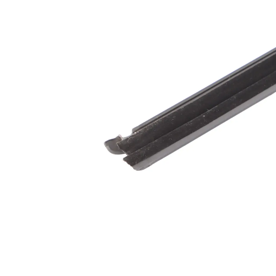 Joint vitre Volkswagen Polo 6R Porte Avant Gauche pour à propos du numéro de pièce 6R3837479A Joint vitre Volkswagen Polo 6R Porte Avant Gauche - SKU 6R3837479A - Numéro de pièce 6R3837479A