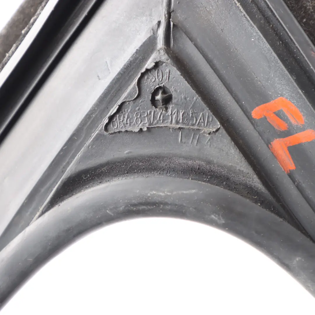 Guarnizione Finestrino Portiera Anteriore Sinistra per Volkswagen Polo 6R con numero di parte 6R4837431D Volkswagen Polo 6R Guarnizione Finestrino Portiera Anteriore Sinistra - SKU 6R4837431D - Numero di parte 6R4837431D