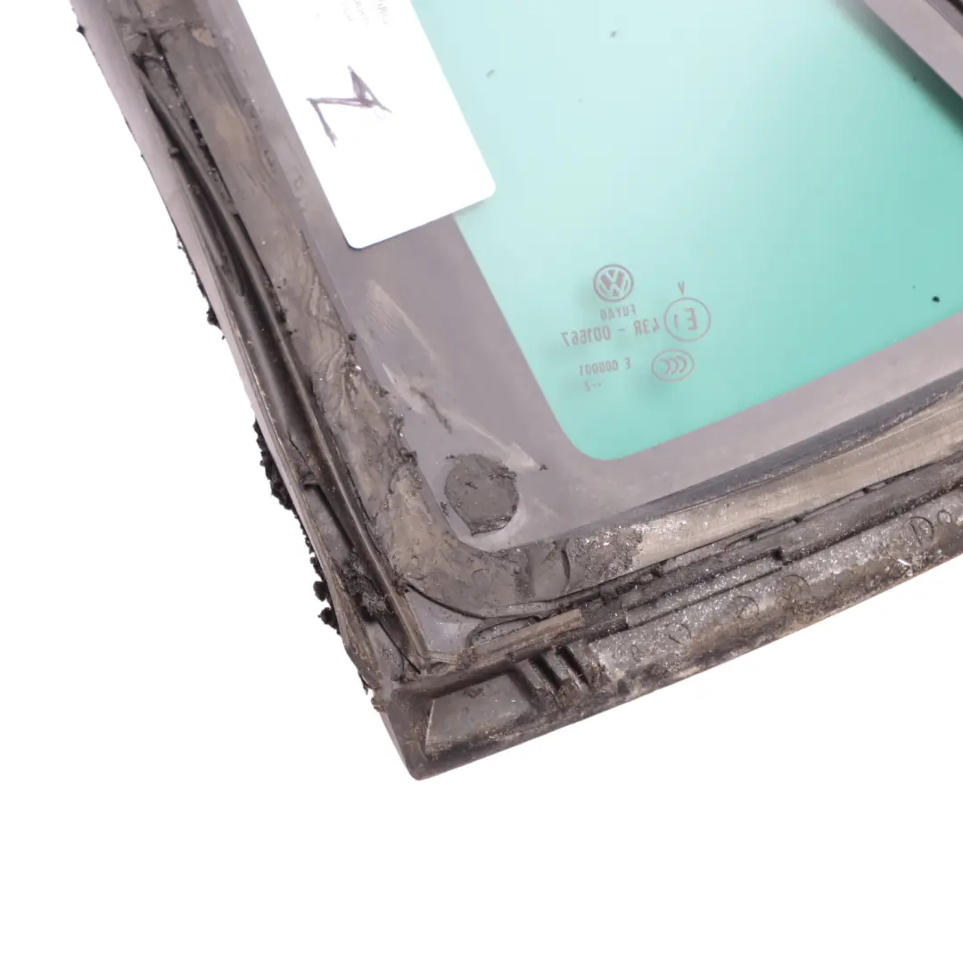 Lunette Arrière Droite Fixe Teintée pour Volkswagen Polo 6R à propos du numéro de pièce 6R4845298G Volkswagen Polo 6R Lunette Arrière Droite Fixe Teintée - SKU 6R4845298G - Numéro de pièce 6R4845298G