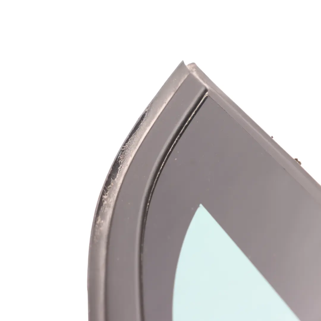 Cristal Trasero Cuarto Fijo Tintado Derecho para Volkswagen Polo 6R con número de pieza 6R4845298G Volkswagen Polo 6R Cristal Trasero Cuarto Fijo Tintado Derecho - SKU 6R4845298G - Número de pieza 6R4845298G