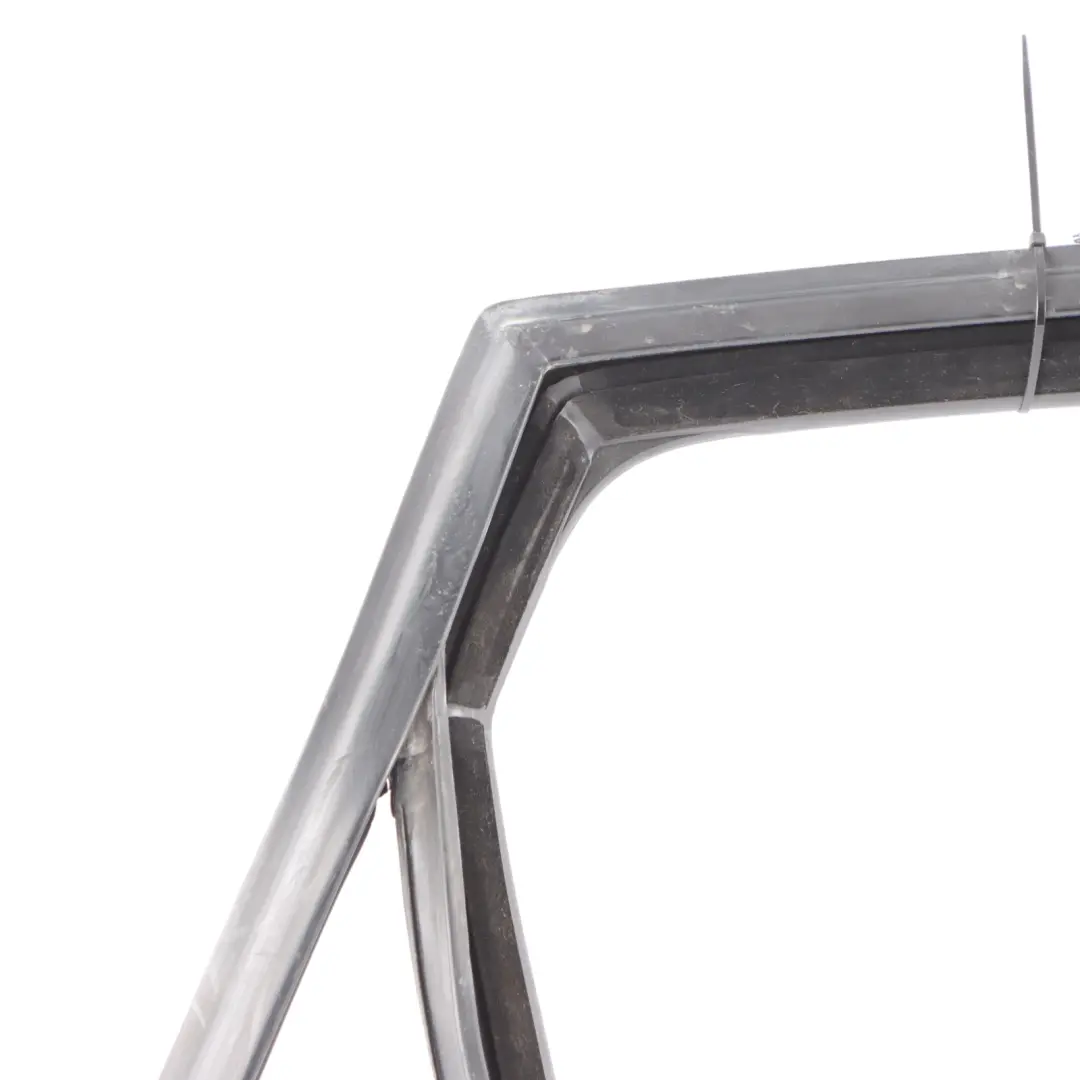 Joint Intérieur De Vitre Arrière Droite pour Volkswagen Polo 6R à propos du numéro de pièce 6R6839432D Volkswagen Polo 6R Joint Intérieur De Vitre Arrière Droite - SKU 6R6839432D - Numéro de pièce 6R6839432D