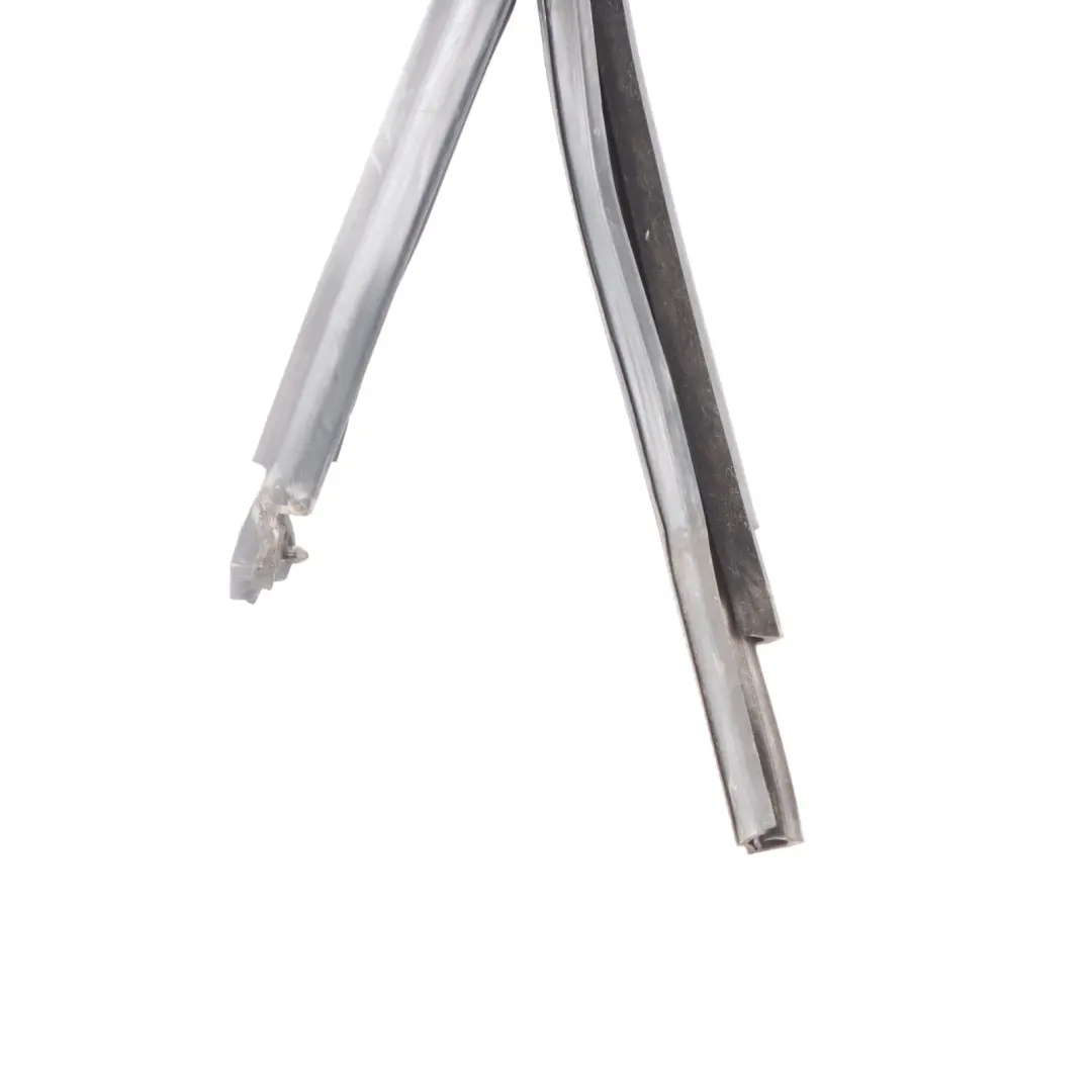 Joint Intérieur De Vitre Arrière Droite pour Volkswagen Polo 6R à propos du numéro de pièce 6R6839432D Volkswagen Polo 6R Joint Intérieur De Vitre Arrière Droite - SKU 6R6839432D - Numéro de pièce 6R6839432D