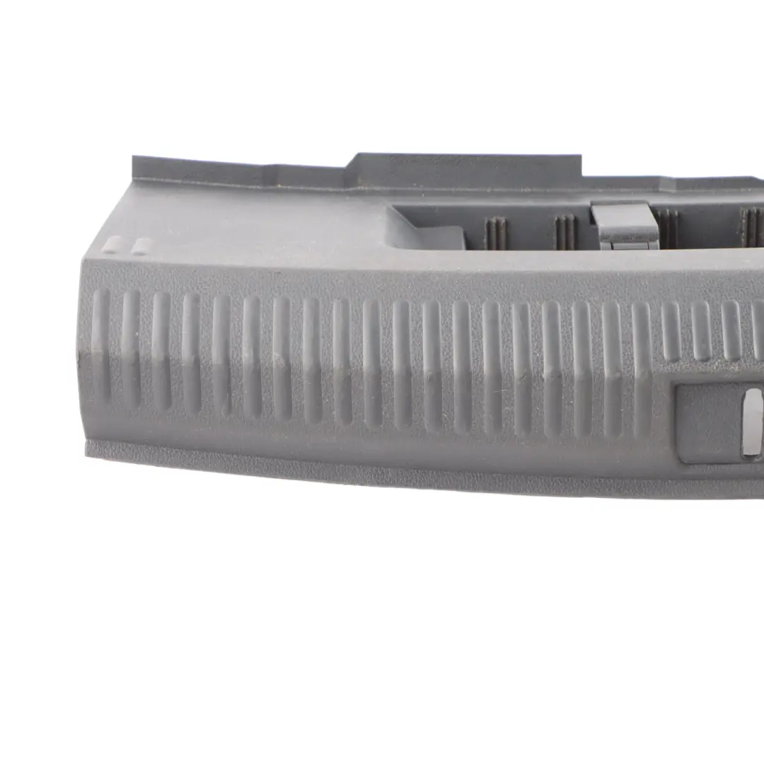 Osłona Pasa Tylnego Pasa Bagażnika Tył 6R6863485 do VW Volkswagen Polo 6R o numerze 6R6863459D VW Volkswagen Polo 6R Osłona Pasa Tylnego Pasa Bagażnika Tył 6R6863485 - SKU 6R6863459D - Numer Części 6R6863459D